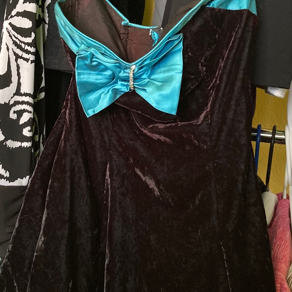 LA Glow beautiful dress